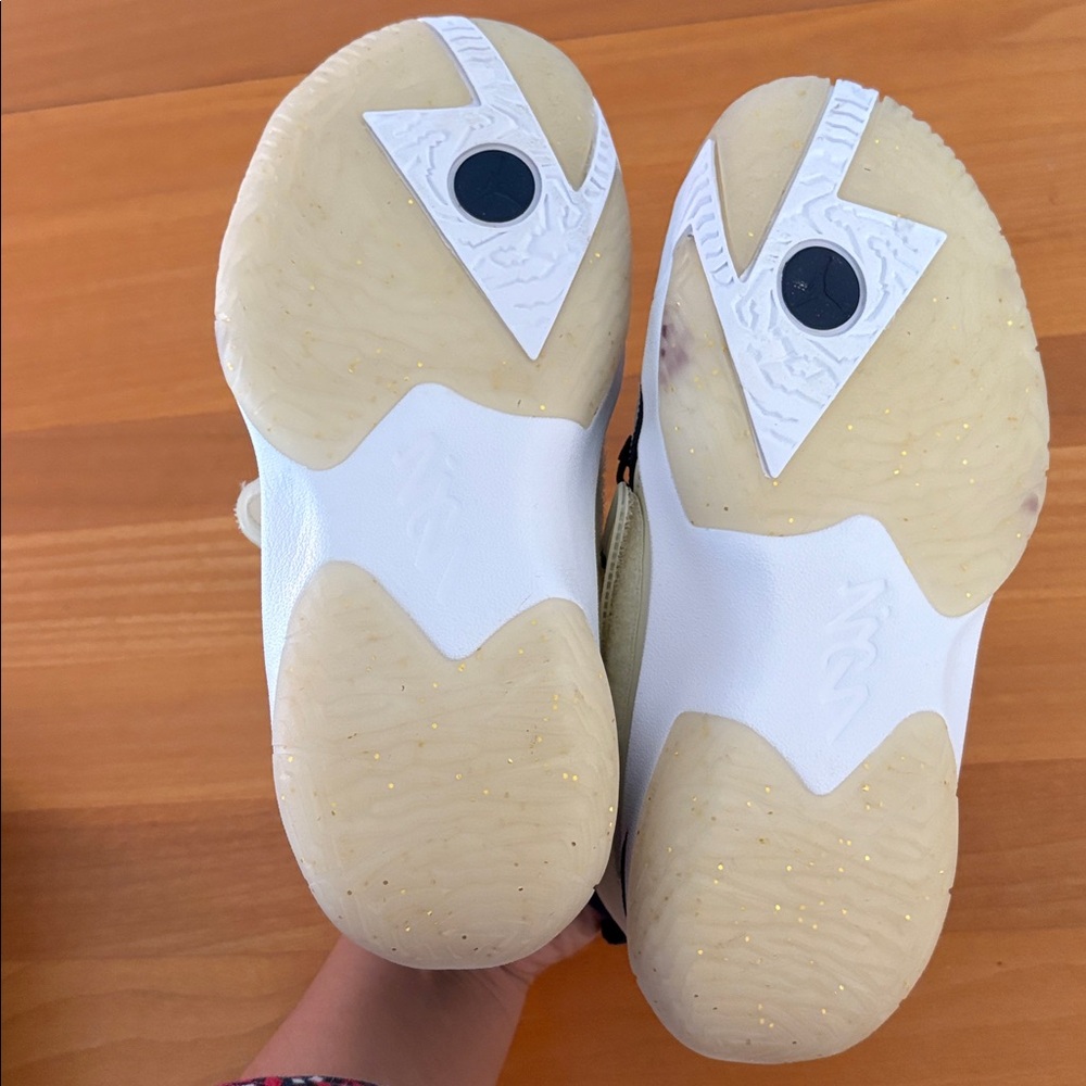 NWT Jordan Zion 1 Kids' Cream and Blue Athletic Shoes - Picture 8 of 9